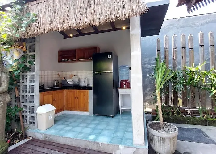 Chic 1br Romantic & Private Pool At Puri Bhawana Вилла