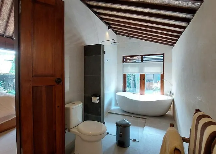 Chic 1br Romantic & Private Pool At Puri Bhawana Вилла Убуд