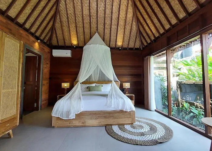 Chic 1br Romantic & Private Pool At Puri Bhawana