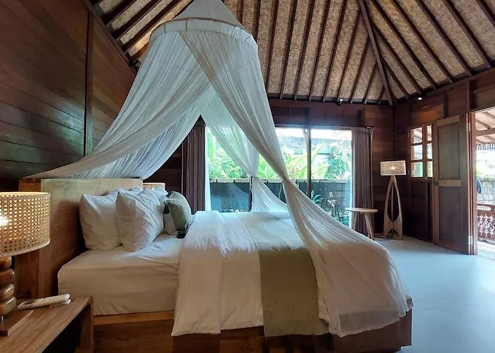 Chic 1br Romantic & Private Pool At Puri Bhawana *