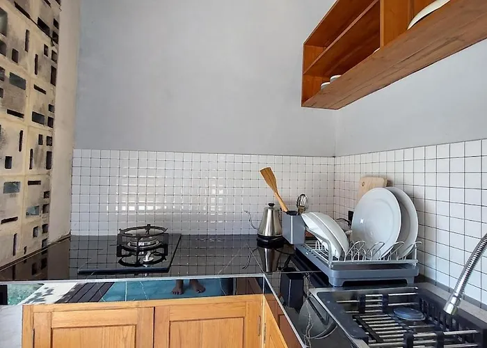 Chic 1br Romantic & Private Pool At Puri Bhawana